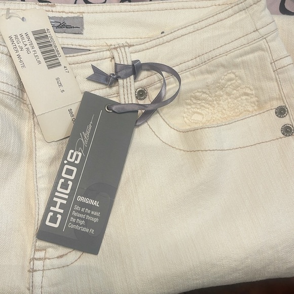 Chico’s Winter White Willa Fleur RG jeans- size 0.5 - Picture 5 of 7